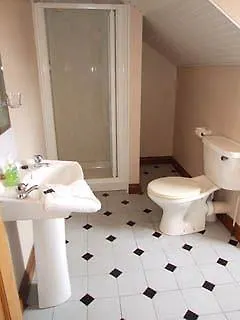 College Crest House 3*, Galway Ireland